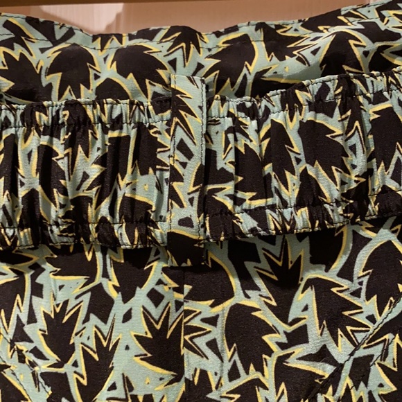 Derek Lam paperbag silk blend shorts in green and black tropical print sz 2 NWT - Picture 12 of 13